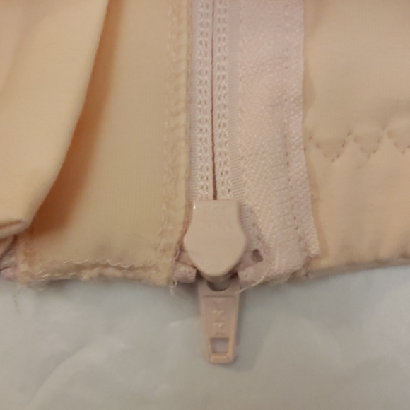 MaternityHandsFreePumping BustierBy Simple Wishes - Picture 2 of 8